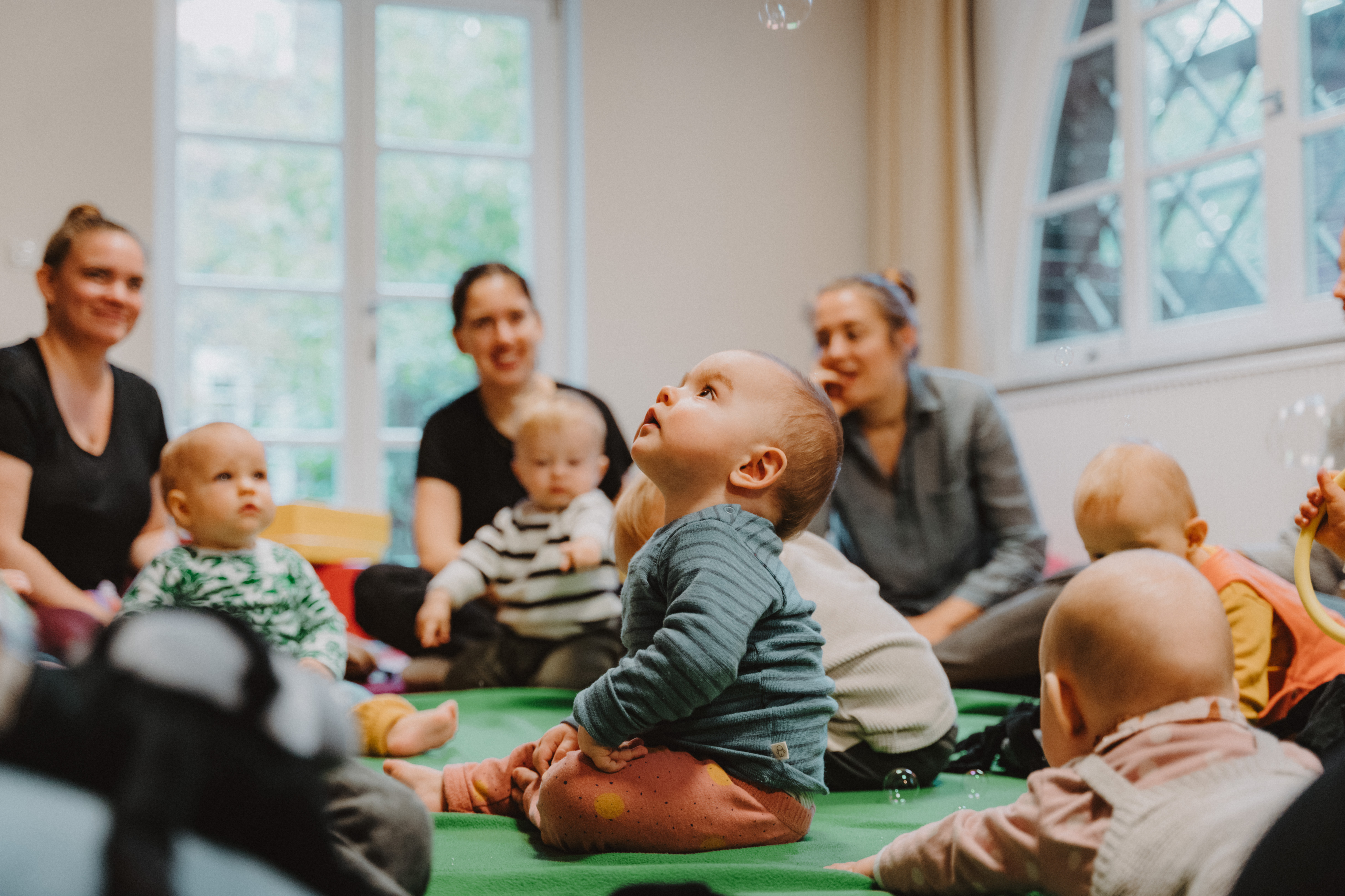 Baby-Lounge – Eltern und Babys in der Gemeinschaft